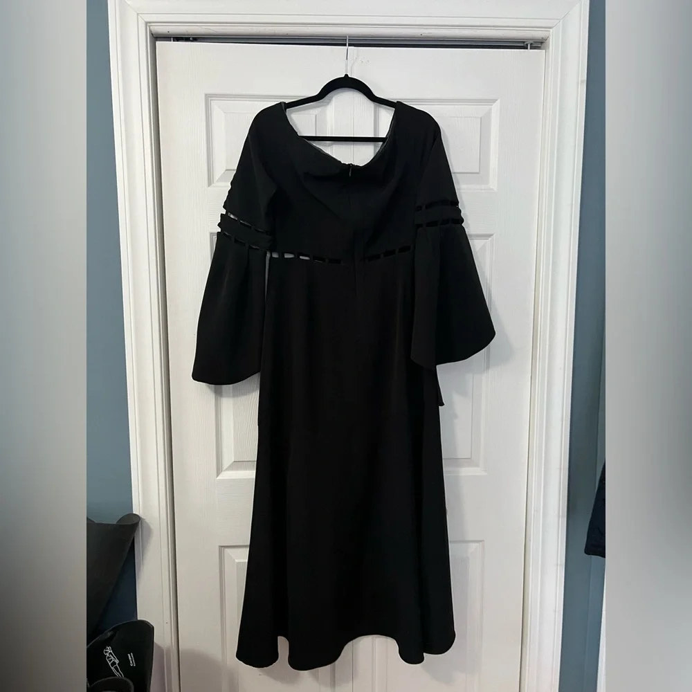 FINDERS KEEPERS Black Solar Dress - Picture 5 of 8
